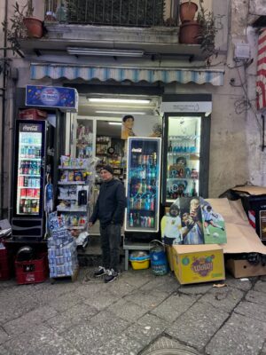 Lila Baklesi Instagram - Ανταπόκριση από Νάπολη