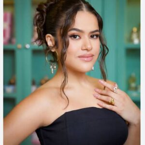 Lilia Cabral Instagram - Hoje a Maísa faz 23 anos. Essa menina que eu já amava desde pequena, agora conhecendo, amo mais! Parabéns minha querida!