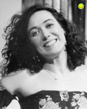 Lilia Cabral Instagram - #FAMOSOS 🌟 Hoje é dia de celebrar a vida de Lilia Cabral, uma das maiores atrizes da nossa dramaturgia 🧡 Por isso, resgatei fotos que são como uma viagem no tempo por momentos da carreira dela. Parabéns, saúde e ainda mais sucesso, Lilia querida! ✨
