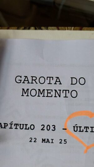 Lilia Cabral Instagram - Não gosto de despedidas  e sempre me comportei como se eu fosse encontrar os meus amigos na próxima semana. Tem dado certo, pq o coração fica repleto de boas recordações!  Querida @alessandrapoggiautora , quanto talento!!! Parabéns por tantos e belos personagens escritos. Boas férias pra todos e aos meus parceiros muito obrigada!