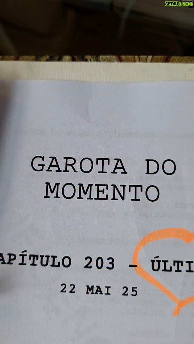 Lilia Cabral - 17.5K Likes - Não gosto de despedidas  e sempre me comportei como se eu fosse encontrar os meus amigos na próxima semana. Tem dado certo, pq o coração fica repleto de boas recordações!  Querida @alessandrapoggiautora , quanto talento!!! Parabéns por tantos e belos personagens escritos. Boas férias pra todos e aos meus parceiros muito obrigada!