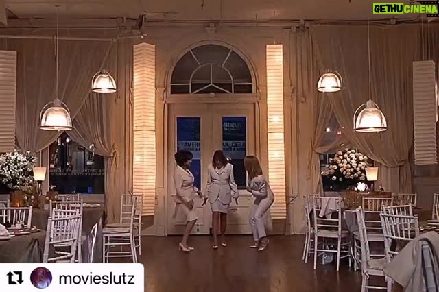 Lilia Cabral - 32.9K Likes - Estava em NY, numa loja de brinquedos, quando descendo a escada rolante, estava subindo a Diane Keaton. Não teve dúvida, voltei e comecei de alguma maneira criar coragem pra falar com ela. Naquela época não existia Instagram ou celular com foto. Não tive coragem de pedir um autógrafo e dizer a ela que era a minha musa inspiradora e que Noivo Neurótico, Noiva Nervosa assisti milhões de vezes. Inteligente e elegante no seu modo de atuar, deixou muita gente triste, aos 79 anos. Pra mim foi cedo demais, adorava essa atriz!🌹