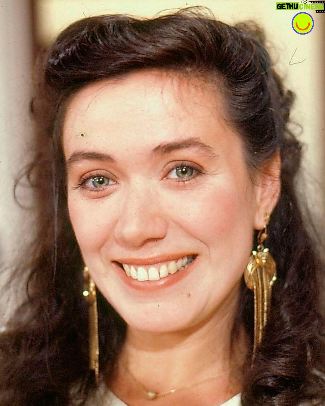 Lilia Cabral - 14.4K Likes - #FAMOSOS 🌟 Hoje é dia de celebrar a vida de Lilia Cabral, uma das maiores atrizes da nossa dramaturgia 🧡 Por isso, resgatei fotos que são como uma viagem no tempo por momentos da carreira dela. Parabéns, saúde e ainda mais sucesso, Lilia querida! ✨