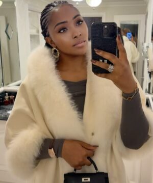 Lilian Esoro Instagram - Stay open who knows lightning might strike. ⚡️
