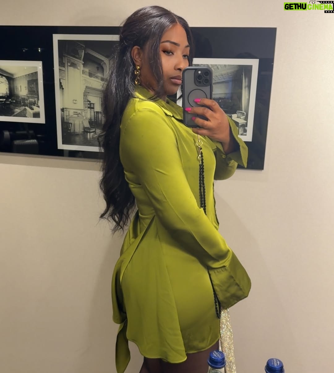 Lilian Esoro - 2.3K Likes - 