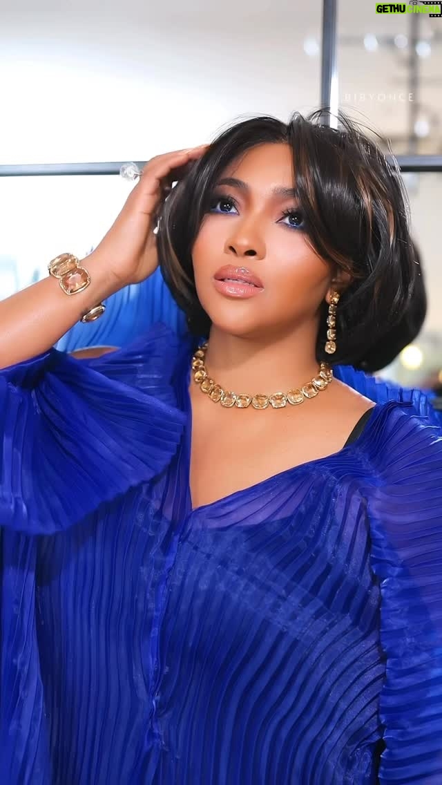 Lilian Esoro - 4.4K Likes - Stepped out in this gorgeous number from my girl @lfjofficial 

For my sis @funkejenifaakindele 
As she premiers her movie BEHIND THE SCENES. 

Makeup ~ @bibyonce
Hair ~ @liocahair