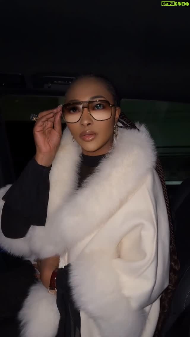 Lilian Esoro - 1.9K Likes - Stay on top. Get out of the boat. 

Walk on what other people are sinking in.

Braids~ @liocaofficial