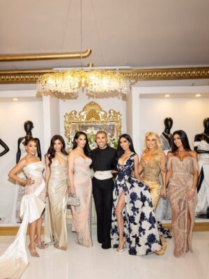 Lilly Ghalichi Instagram - The Dolls of @waltercollection Atelier 🖤 
- Flowers by @no.21floraldesign 
- Photos by @victoriasirakovaphotographer