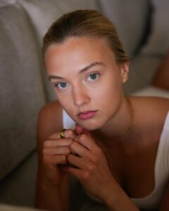 Actress Lilly Krug HD Photos and Wallpapers December 2025
