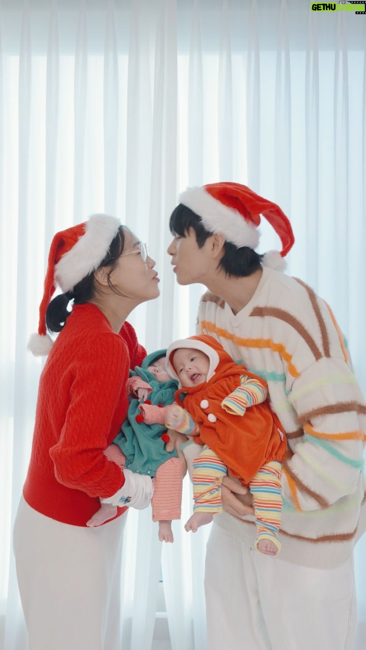 Lim La-la - 13.3K Likes - 12년의 크리스마스가 도착한 곳🎁🎄다시 우리의 첫번째 크리스마스❤️ From 12 Christmases to this moment #쌍둥이 #강단남매 #손강 #손단