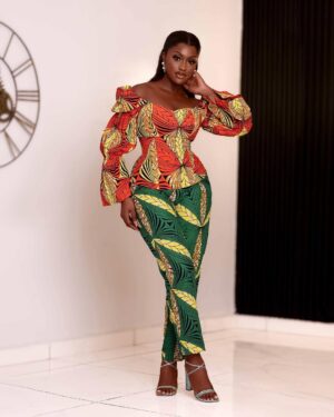 Linda Osifo Instagram - Normally, you should feel it. It gets better. My month of July⭐️.
New Week! #NewVibes #LAO 🤎
—————————
#outfit @weyimiii
#mua @beautybyluch
#hairstylist @daves_classik
#photo @yomi.visuals
#stylist @lindaosifo_instyles