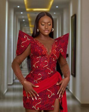 Linda Osifo Instagram - They can’t see your vision, but God is your witness that you’re on a mission.
Cheers to the last week of June!🥵
We dey do am 💃🙏🤎
#NewWeek #NewVibes
.
.
#dress @dinmacole
#mua @bloomingshades_
#photo @ncourage_photography