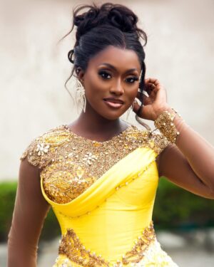 Linda Osifo Instagram - You’re what you attract. It’s a great week to attract greatness .
Happy New Week friends 🥂🤎
.
——————
Weekend vibes #aniike2023
#Stylist @rogerstimi
#dress @afifimmacouture
#MuA @beautybyluch
#hair @daves_classik