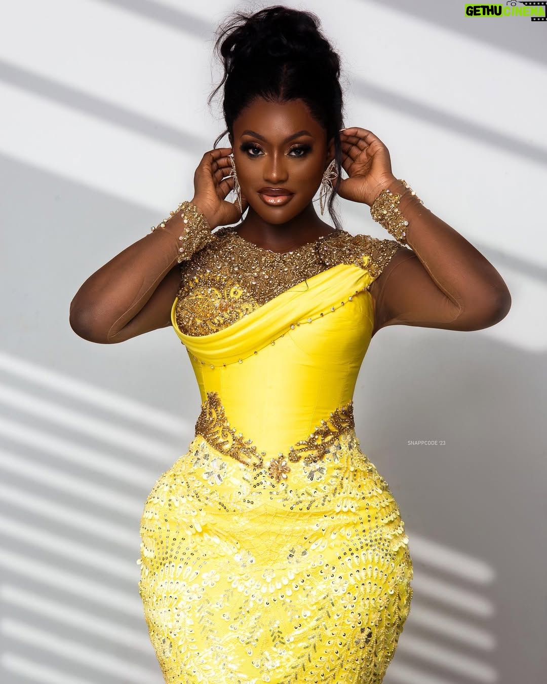 Linda Osifo - 44.7K Likes - You’re what you attract. It’s a great week to attract greatness .

Happy New Week friends 🥂🤎
.
——————
Weekend vibes #aniike2023 
#Stylist @rogerstimi
#dress @afifimmacouture 
#MuA @beautybyluch 
#hair @daves_classik
