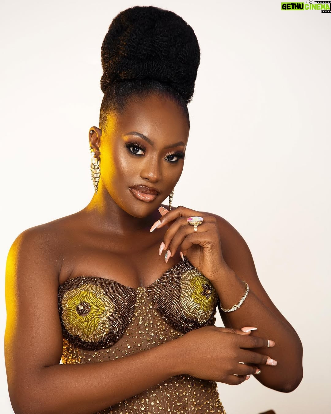 Linda Osifo - 28K Likes - BLOOM🌸🤎

#AMVCA9

Stylist @rogerstimi 
Designer @lakimmyfashion 
Makeup @beautybyluch 
Hair @styledbyucheofficial 
Photo @snapp_code 

#amvca