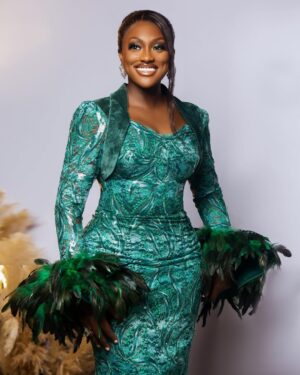 Linda Osifo Instagram - Don’t live to prove points. Let the points be the proof. 🤎#LAO
Some jpegs for your inspiration 😘.
#dress @afifimmacouture
#stylist @rogerstimi @styledbytimi
#mua @beautybyluch
#photo @snapp_code
