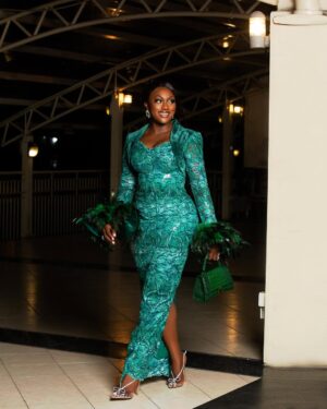 Linda Osifo Instagram - Don’t live to prove points. Let the points be the proof. 🤎#LAO
Some jpegs for your inspiration 😘.
#dress @afifimmacouture
#stylist @rogerstimi @styledbytimi
#mua @beautybyluch
#photo @snapp_code