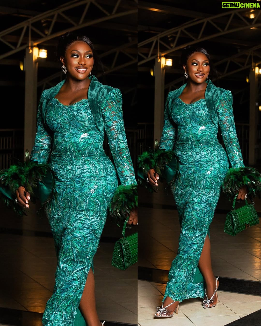 Linda Osifo - 21.3K Likes - Don’t live to prove points. Let the points be the proof. 🤎#LAO

Some jpegs for your inspiration 😘.

#dress @afifimmacouture 
#stylist @rogerstimi @styledbytimi 
#mua @beautybyluch
#photo @snapp_code