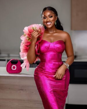 Linda Osifo Instagram - You can always be better than who you were yesterday.
It’s just a matter of decision making.⭐️
#LindaOsifo
#Dress 👗 @chineloballyofficial