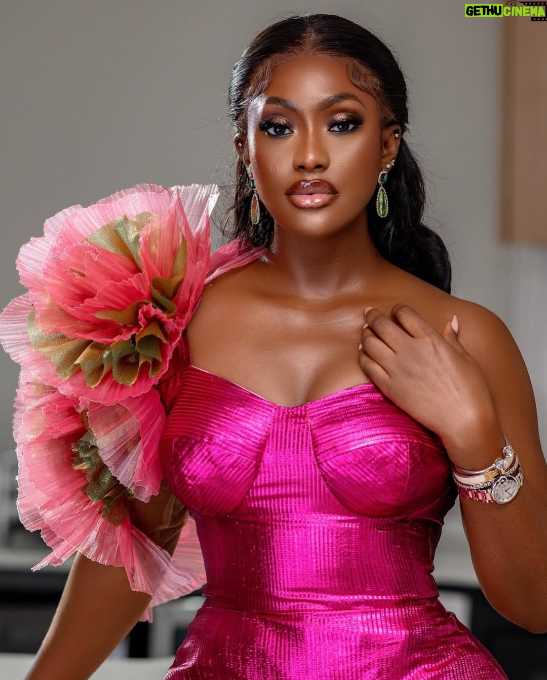 Linda Osifo - 25.6K Likes - You can always be better than who you were yesterday. 
It’s just a matter of decision making.⭐️ 
#LindaOsifo 

#Dress 👗 @chineloballyofficial