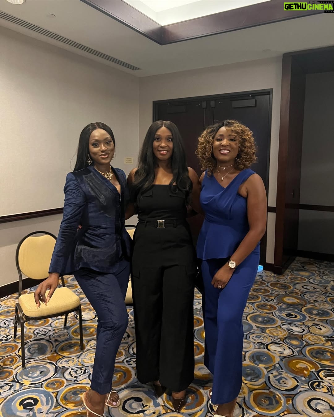 Linda Osifo - 31.8K Likes - Passion is an important element in success. But executing is a vital step to the growth. -LAO 

I’m so grateful to God for everything.

Here I am sharing a beautiful moment with a role model I look towards, Dr, veteran, Queen, screen goddess @realomosexy at the Entrepreneurial Leadership summit in Houston,Texas.

 #📸 @akintayotimi 

#lindaOsifo #LAO