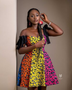 Linda Osifo Instagram - …No April fool here.🥰
Happy New Month. April looking lovely 🥰