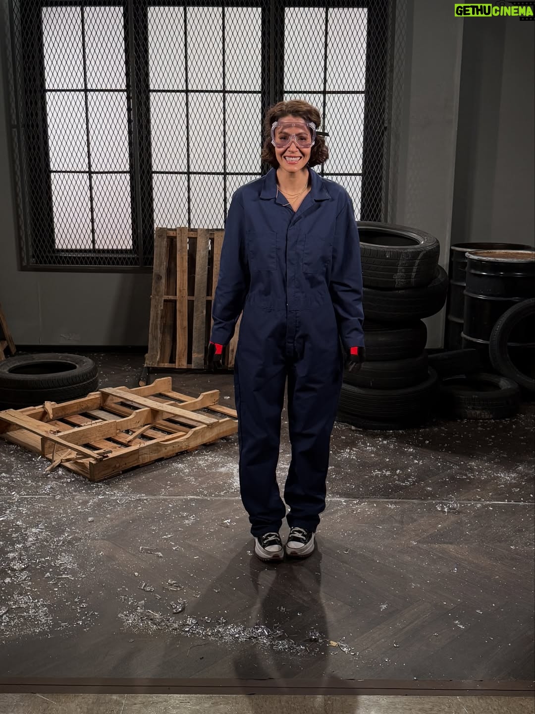 Linsey Godfrey - 3.7K Likes - Smash therapy, Salem style. 💥 Go behind the scenes with Linsey Godfrey and Eric Martsolf as they take on the rage room. #BTS

#Days #DOOL #DaysofourLives