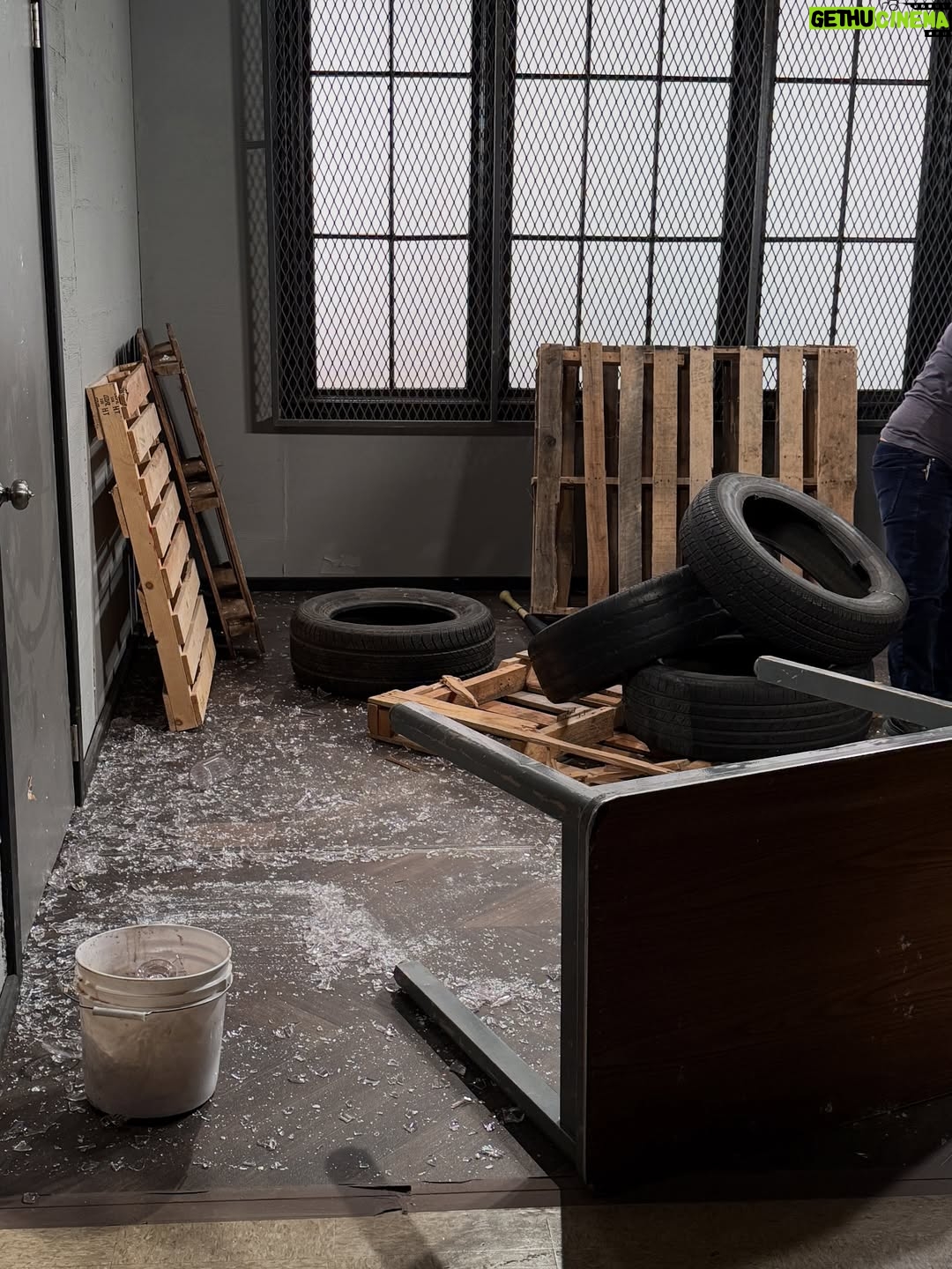 Linsey Godfrey - 3.7K Likes - Smash therapy, Salem style. 💥 Go behind the scenes with Linsey Godfrey and Eric Martsolf as they take on the rage room. #BTS

#Days #DOOL #DaysofourLives