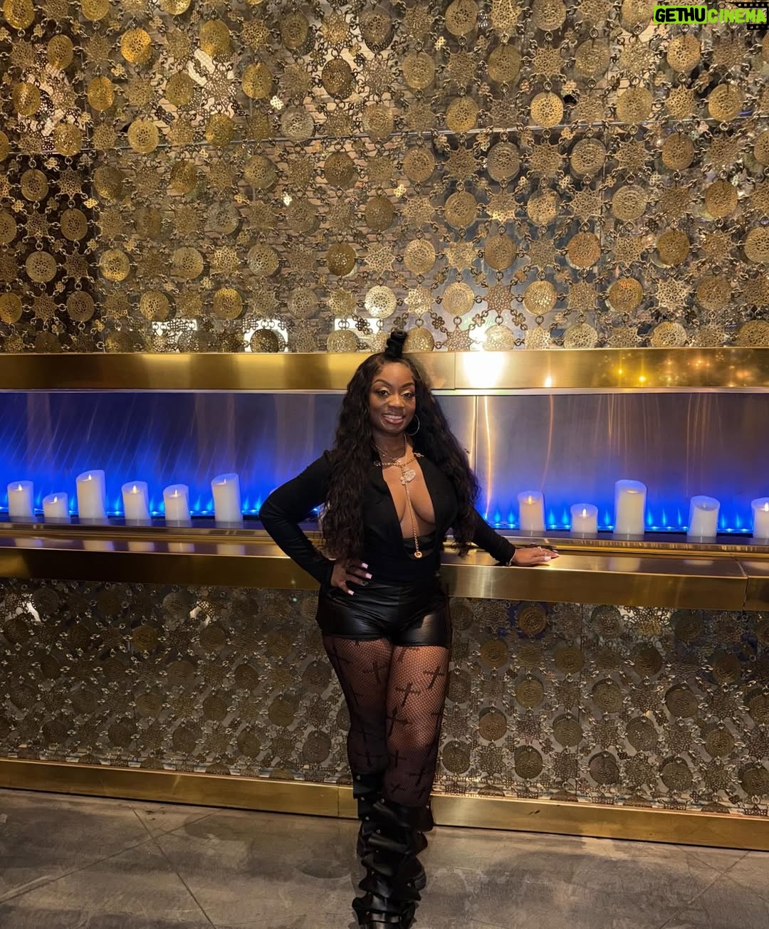 Lisa Brown - 7.1K Likes - 𝐒𝐨𝐦𝐞𝐭𝐢𝐦𝐞𝐬 𝐋𝐢𝐟𝐞 𝐆𝐞𝐭𝐬 𝐁𝐥𝐮𝐫𝐫𝐲! 𝑷𝑶𝑷 𝑰𝑻 𝑨𝑵𝒀𝑾𝑨𝒀!💅🏾💋