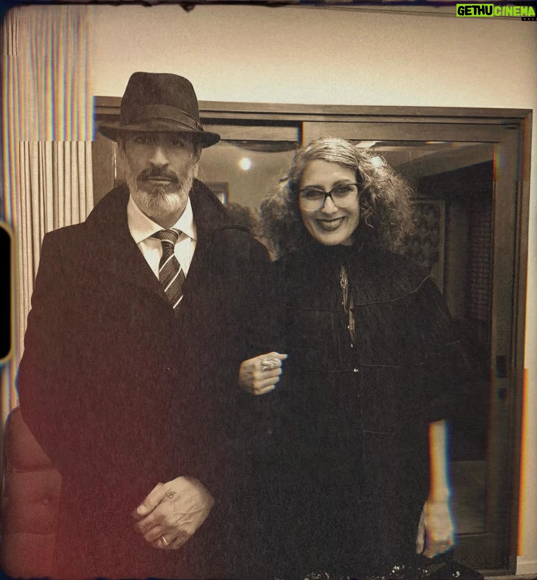 Lisa Edelstein - 4.8K Likes - Happy New year from LA!