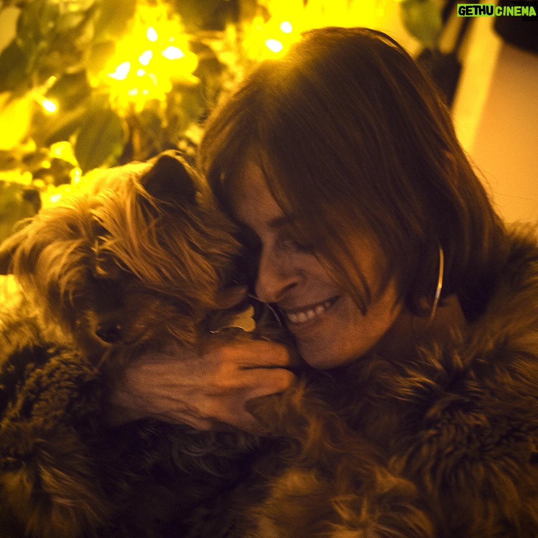 Lisa Stansfield - 3.6K Likes - Merry Christmas and a Happy New Year! 🎄♥️