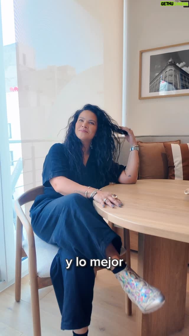 Litzy - 27.4K Likes - Encontré este espacio que se volvió mi refugio en medio del trabajo en CDMX. Comodidad, privacidad y un lugar donde pude desconectarme un ratito… y lo mejor: dentro de mi presupuesto.
Me encanta sentirme en casa aunque esté lejos. 💛
#airbnbpartner @airbnb