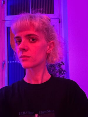 Liv Lisa Fries Instagram - Wenn die Leute kommen, werde zum Frosch, kleine gekühlte Melone. Issa, Haiku 🐸 🍉 Thanks 2025 and to the people shining bright in my life @_paulvalentin_ ❤️ @j.rudelove 🩵 @vic.to.ria.schulz 💜bleached and cut my hair and lovely friend : @claudia_rotoli 💗 love to work with @brigittebrenner.mua & @lenaschwingenheuer thanks to @apple @huelya_akin @playersagentur @reginebaschny shining in life but found no pics: @otto_heimlich , Max Mauff, Tom Tykwer, Henk Handloegten, @fritzihaberlandtofficial, @christian_friedel_official ,@babylonberlinseries, Neeltje Rohlfes, @321binho, @amelie_kiefer_official, @boxie_blue_offical ,Pia Schwarz and many more!! Thanks to @heike_geissler for her wonderful book and @monolinkmusic for the nicest light in the bathroom (and being nice:)) and @antoniabreidenbach for having the most fluffy dresser in her bathroom (and being fluffy:))
Goodbye Charlotte Ritter, good bye 2025! Welcome 2026 ✨🫶 💥
