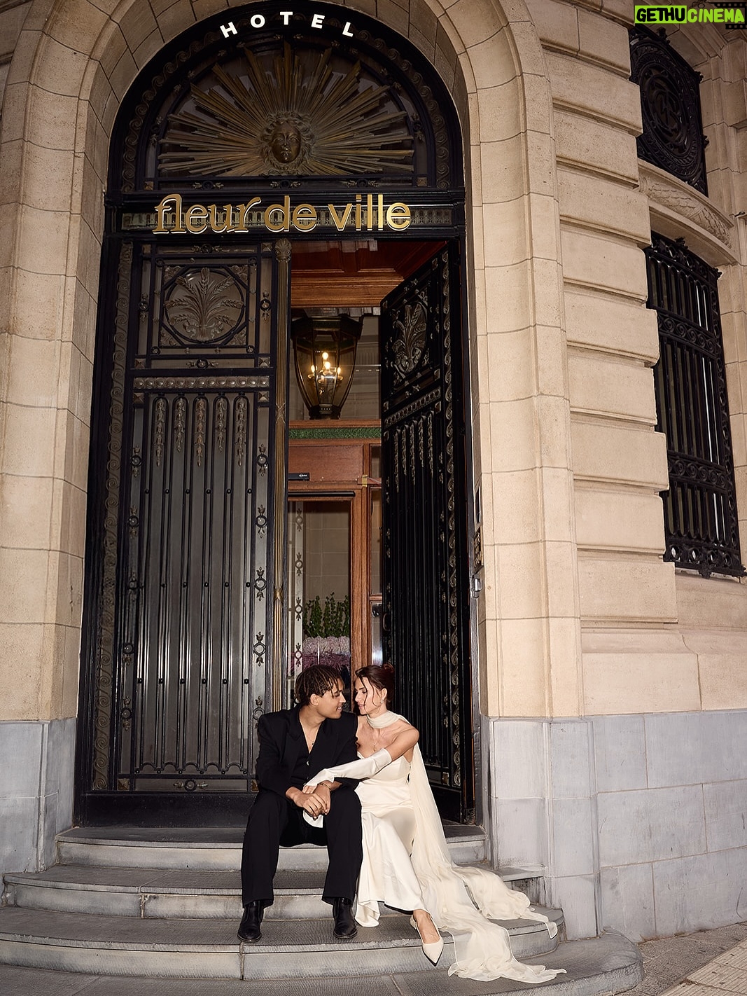 Lize Feryn - 35.2K Likes - 10 dagen getrouwd, voorlopig geen spijt 😌👍🏻♥️

Photos by @vincentandfelicia 🕊️
Dress by @evajanssensbridal 👰🏻‍♀️
Make up & hair by @inesborgonjon 🦢
First look location @hotelfleurdeville 🤍