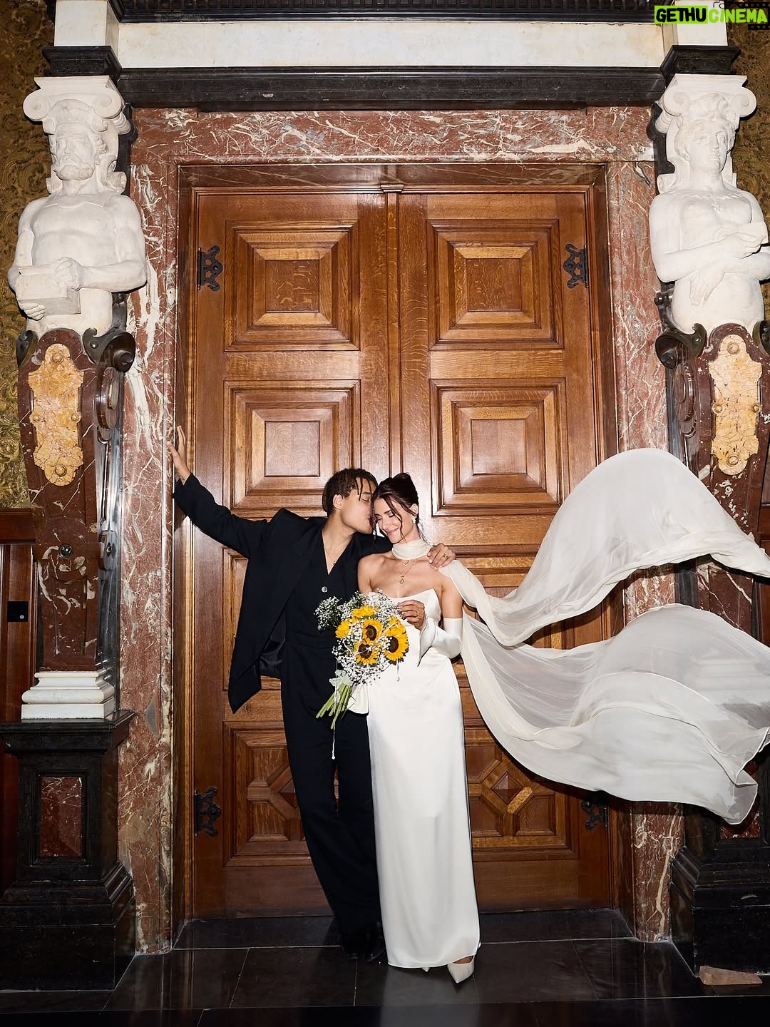 Lize Feryn - 56K Likes - Getrouwd met de man van mijn dromen ♥️

25-10-25 ~ CIVIL WEDDING 

📷 @vincentandfelicia ♡