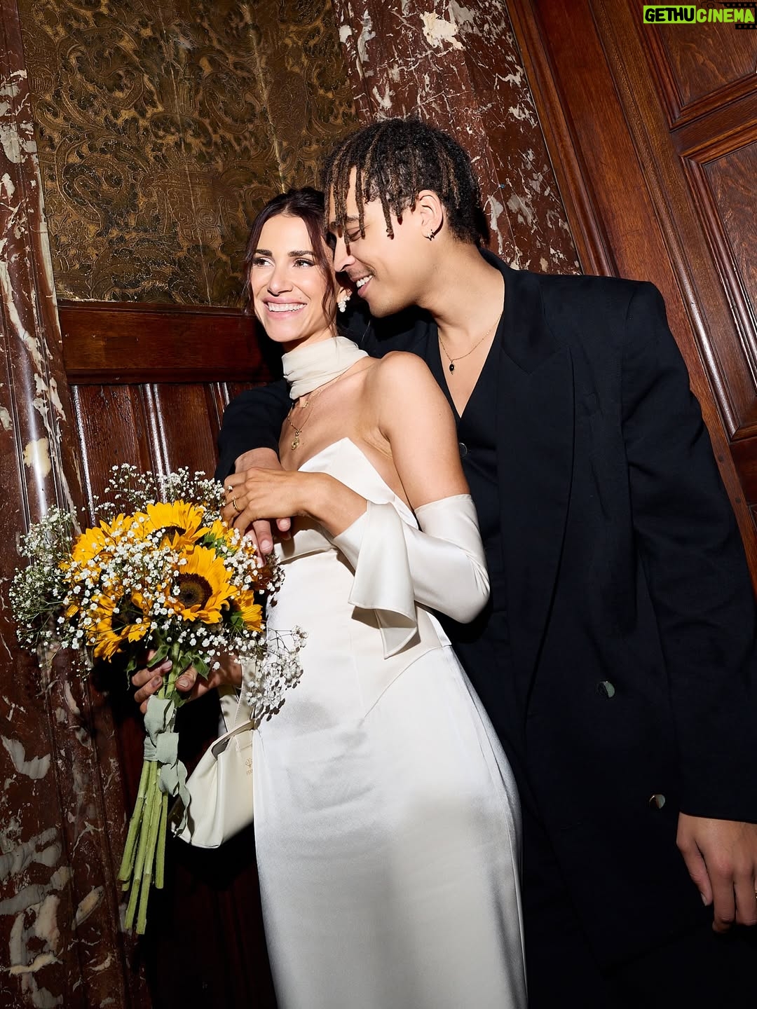 Lize Feryn - 56K Likes - Getrouwd met de man van mijn dromen ♥️

25-10-25 ~ CIVIL WEDDING 

📷 @vincentandfelicia ♡