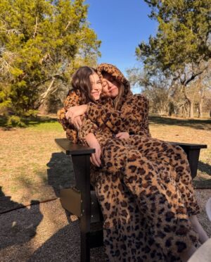 Lola Ponce Instagram - ❤️‍🔥 𝙻𝚘𝚟𝚎... 2026! 💫🤠🥂