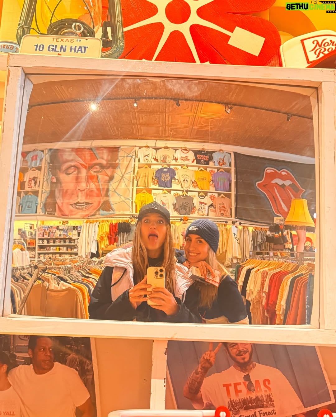 Lola Ponce - 3 Likes - ❤️‍🔥 𝙻𝚘𝚟𝚎... 2026! 💫🤠🥂