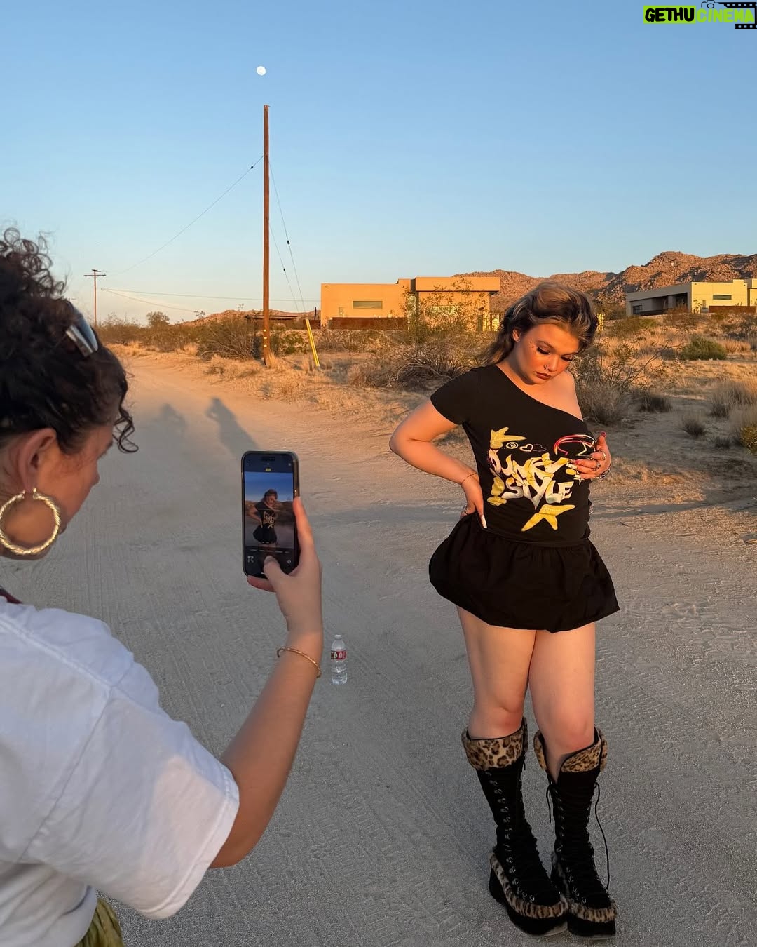 Lola Young - 131.5K Likes - oh hi.. 
coachella i’ll see you tomorrow @ 4:50 - Mojave Tent
im soaking up the heat and feeling nervous af even tho in these photos i look the opposite - proof that social media is all a lie, still gonna shake my ass tho & pretend im fine lmaoooo.. see u there tomorrow🙃