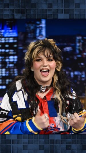 Lola Young Instagram - @lolayounggg breaks down the lyrics of her hit song “Messy”: “Some days, you haven’t washed your socks. Do you know what I mean? You don’t need to wash your socks every day. It’s ridiculous.” #FallonTonight