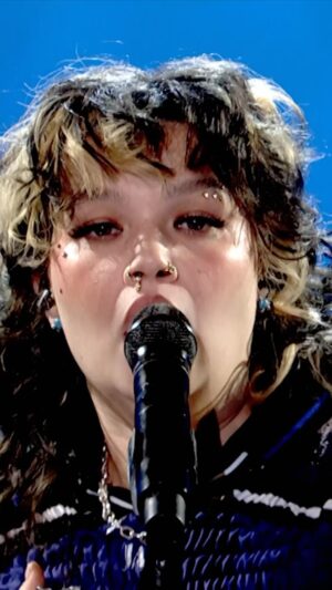 Lola Young Instagram - got to sing in front of graham again ♥️🫡