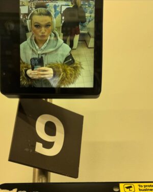 Lola Young Instagram - U cant take the ldn out the girl … i can tell u that 4 free