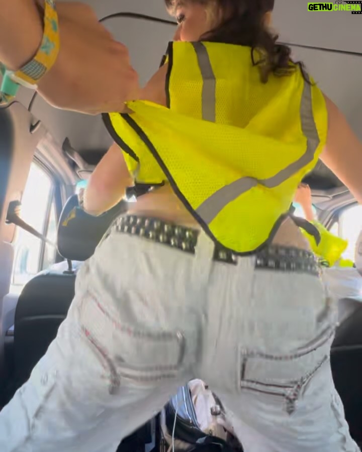 Lola Young - 131.5K Likes - oh hi.. 
coachella i’ll see you tomorrow @ 4:50 - Mojave Tent
im soaking up the heat and feeling nervous af even tho in these photos i look the opposite - proof that social media is all a lie, still gonna shake my ass tho & pretend im fine lmaoooo.. see u there tomorrow🙃