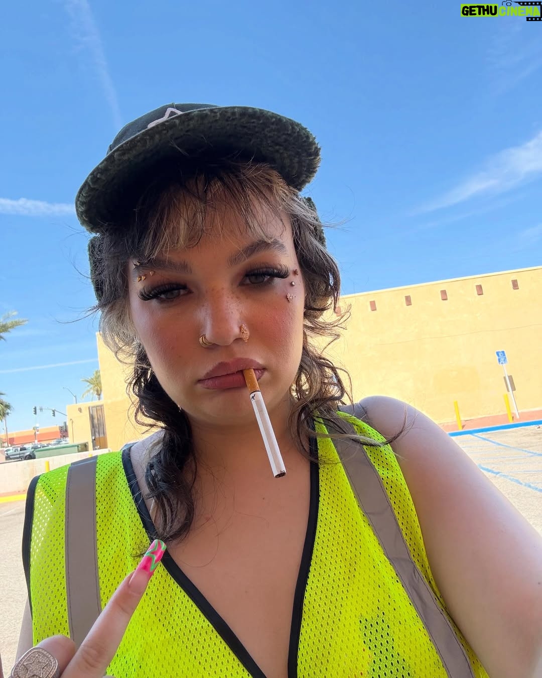 Lola Young - 131.5K Likes - oh hi.. 
coachella i’ll see you tomorrow @ 4:50 - Mojave Tent
im soaking up the heat and feeling nervous af even tho in these photos i look the opposite - proof that social media is all a lie, still gonna shake my ass tho & pretend im fine lmaoooo.. see u there tomorrow🙃