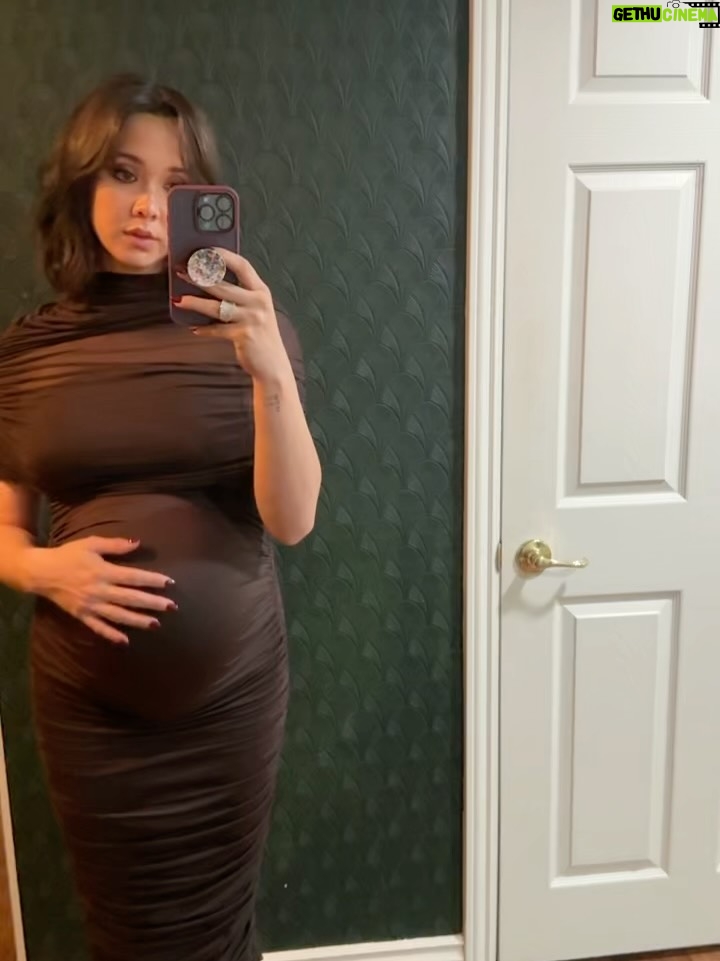London Thor - 38.8K Likes - Evening Before the Emmys look: check, clean mirror: still working on it