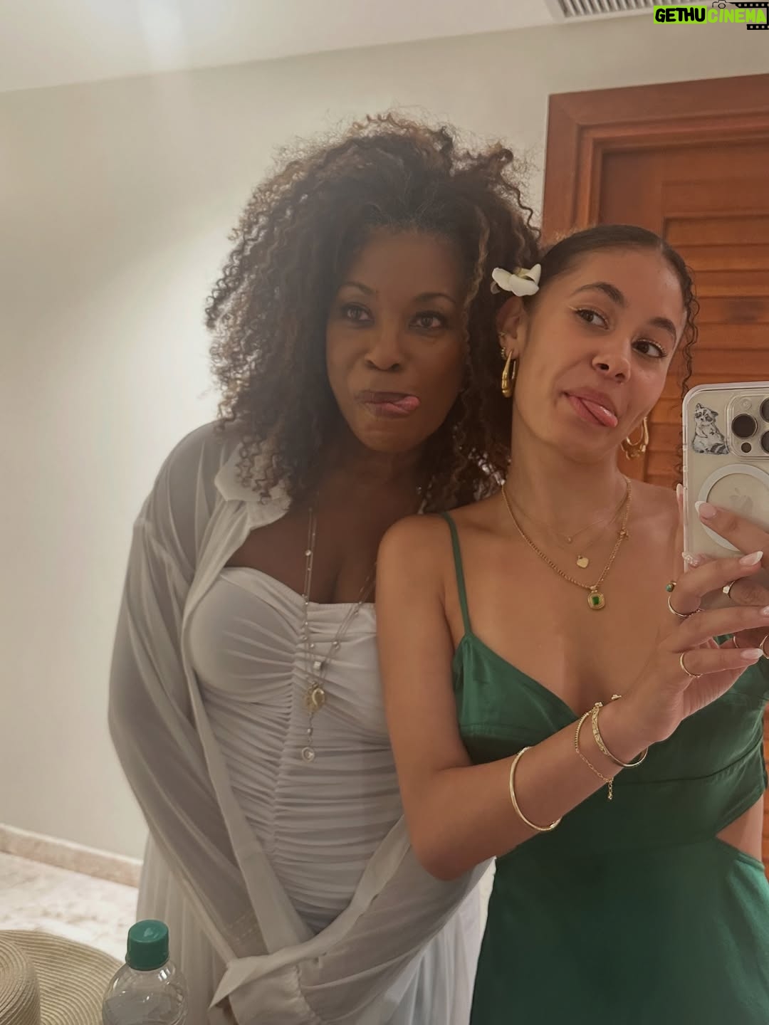 Lorraine Toussaint - 12.3K Likes - So much sunshine, laughter, and love. Thank you, Sandals Curaçao, for the dream vacation I didn’t want to end 🌺