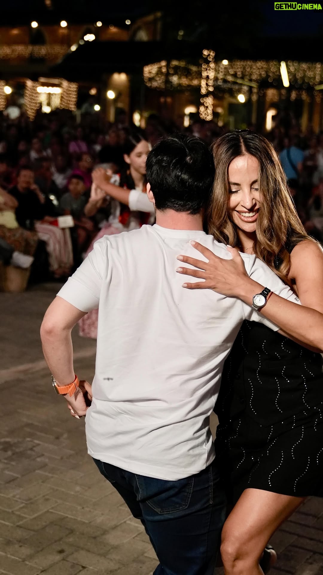 Lourdes Sánchez - 1.7K Likes - Así vivimos la primera Retreta Chamamecera en @launidadcorrientes, en el marco de la 35ª Fiesta Nacional del Chamamé. 🪗