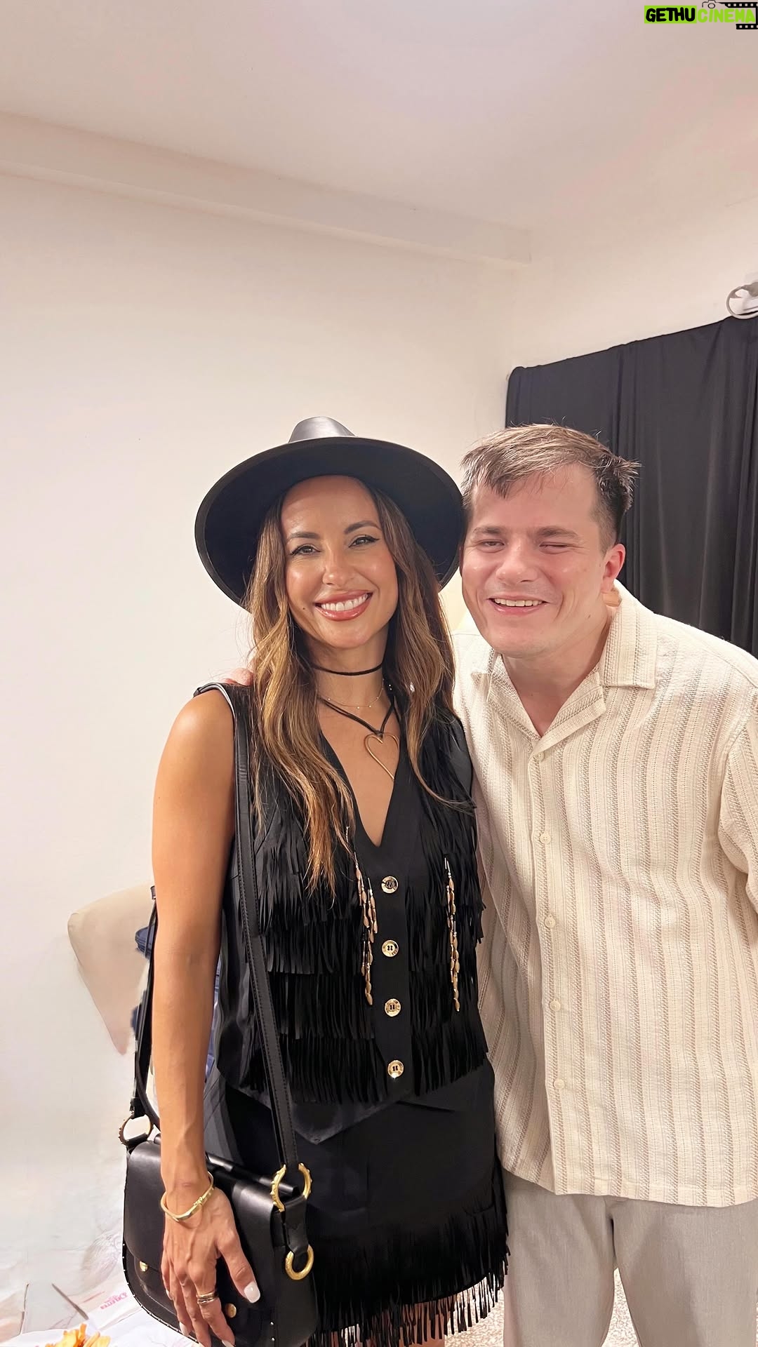 Lourdes Sánchez - 11.2K Likes - Gracias @nahupennisi , por tu música y por el profundo respeto con el que abrazaste al chamamé. 🪗❤️