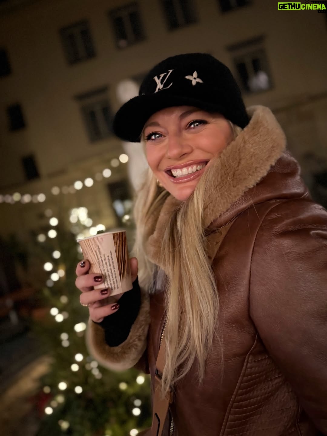 Lucie Borhyová - 4.2K Likes - Sny v hlavě, vděčnost v srdci
a nový rok za dveřmi.
Dream it. Do it. ✨