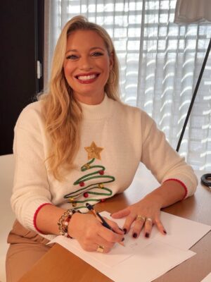 Lucie Borhyová Instagram - Sny v hlavě, vděčnost v srdci
a nový rok za dveřmi.
Dream it. Do it. ✨
